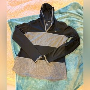 Nike  Running Dri-Fit Black and Gray Colorblock Long Sleeve Shirt Size Large